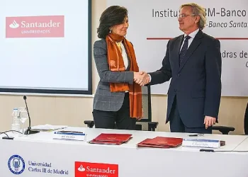 Firma del convenio entre la UC3M y el Banco Santander. Photo by Servicio de Comunicación Institucional. Flickr