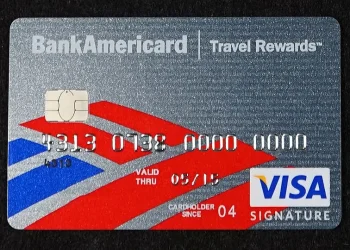 Chip-enabled Bank of America BankAmericard Visa Signature Credit Card. Photo by Aranami. Flickr.