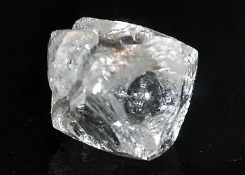 Octahedral diamond found in Sierra Leone, Africa. Photo by James St. John. Flickr.