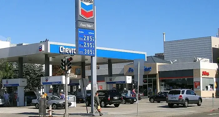 Chevron gas station in San Francisco, California. Photo by Cool Caesar. Wikimedia.