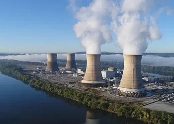 Exelon Three Mile Island Nuclear Generating Station. Photo by Constellation Energy. Wikimedia.