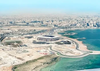 Qatar logistics growth. Industrial Qatar. Photo by Ben Koorengevel. Unsplash.