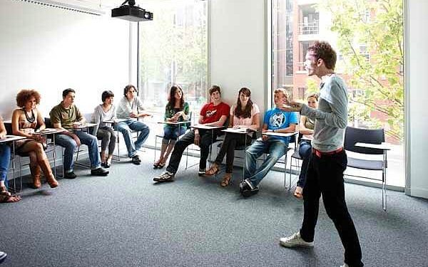 Malvern House London Classroom. Photo by Malvern International PLC. Wikimedia.