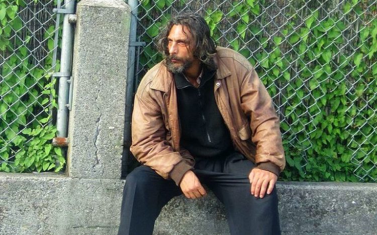 Dying for a Home. Man with diabetes. Photo by Urban Snaps. Wikimedia.