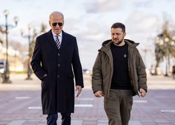 President Joe Biden and Ukrainian President Volodymyr Zelenskyy walking and talking. Photo by the White House.