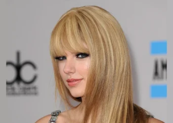 Taylor Swift 2010. Photo by Avrilllllla