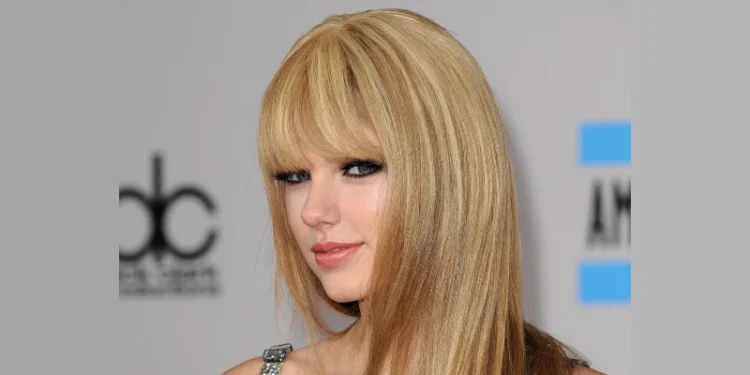 Taylor Swift 2010. Photo by Avrilllllla