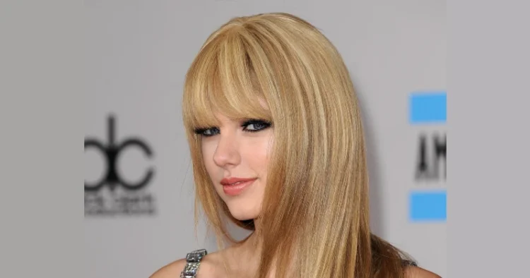 Taylor Swift 2010. Photo by Avrilllllla