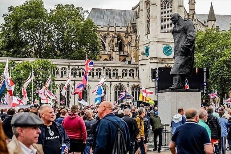 The 80th anniversary of the D-Day landings, Churchill once again finds himself surrounded by fascists. Photo by Fresh On The Net. Flickr.