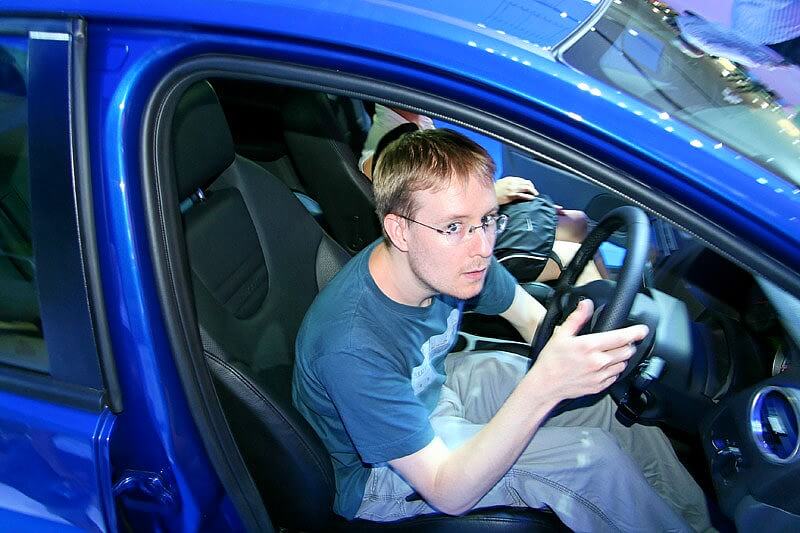Stealing a Ford Focus in broad daylight. Photo by Nahtanoj. Flickr.