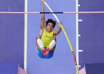 Armand ‘Mondo’ Duplantis cruised into the men’s pole vault final. Paris 2024 Olympics. Photo by Getty Images. IOC.