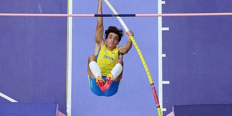 Armand ‘Mondo’ Duplantis cruised into the men’s pole vault final. Paris 2024 Olympics. Photo by Getty Images. IOC.