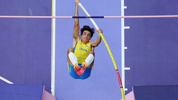 Armand ‘Mondo’ Duplantis cruised into the men’s pole vault final. Paris 2024 Olympics. Photo by Getty Images. IOC.