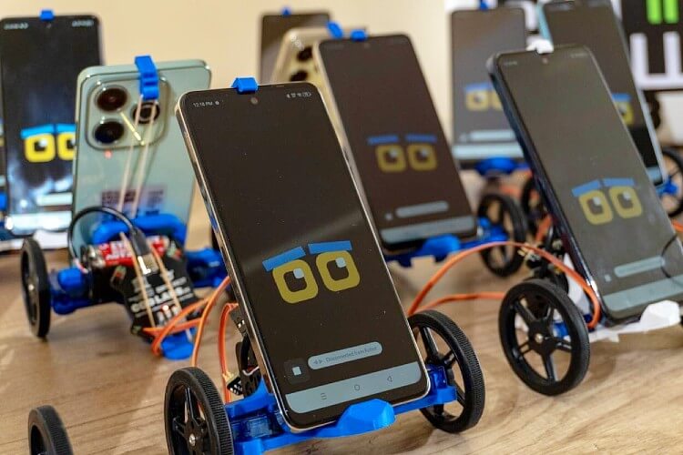 Inspired AI Robots. Photo by Infinix Mobility.