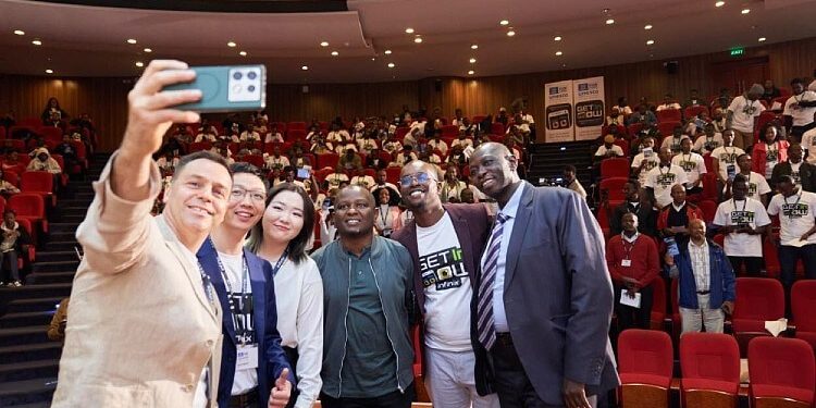 Joan Nadal, UNESCO at STEM Education, Michael Zeng, Infinix Kenya, Amber Zhao, Infinix, John Kimani, Infini. Photo by Infinix Mobility.