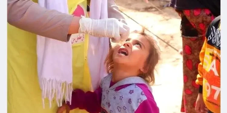 Polio vaccination in the Middle East. Photo by UNICEF. Wikimedia.