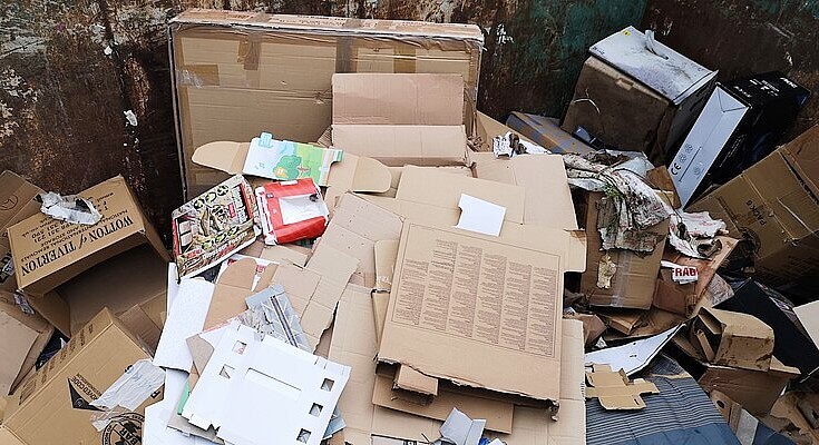 Tiverton, Ashley Recycling Centre. Photo by Lewis Clarke. Wikimedia.