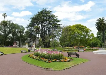 View of Albert Park, Auckland, New Zealand. Photo by Francisco Anzola. Flickr.