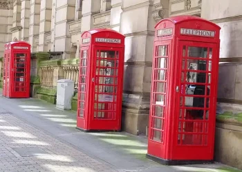 Red phone boxes - Eden Place, Birmingham. Photo by Elliot Brown.