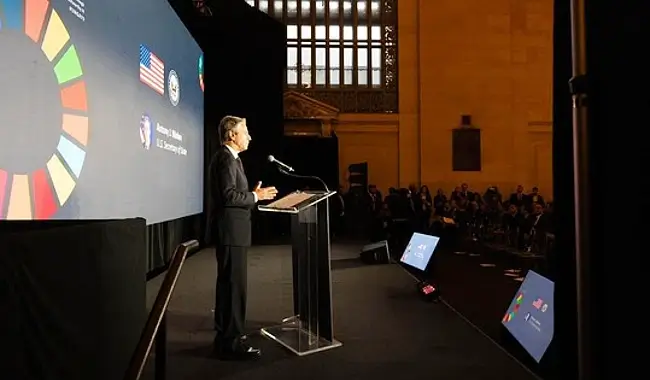Secretary Blinken announces a new public-private partnership that is committing more than $100 million to making AI more inclusive. Photo by Chuck Kennedy.
