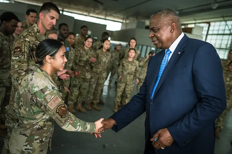 Secretary of Defense Lloyd J. Austin III meets with service members at Maxwell Air Force Base. Photo by McNeeley of the DOD.