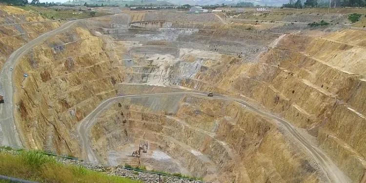 Waihi gold mine. Photo by Alan Lee.