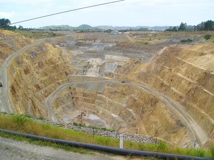Waihi gold mine. Photo by Alan Lee.