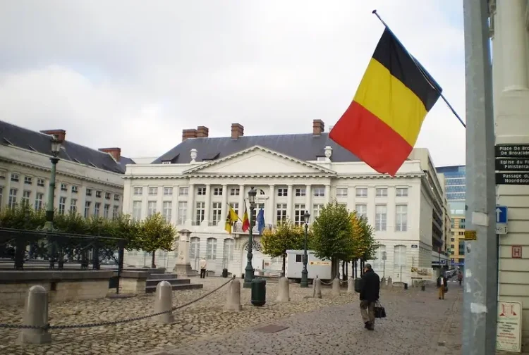 Flag of Belgium flying, Martyrs' Square - Place des Martyrs - Martelaarsplaats, Brussels, Belgium. Photo by Dr Les Sachs.