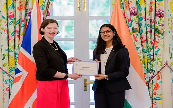 Nidhi Gautam, British High Commissioner for the Day with Lindy Cameron, Deputy High Commissioner for the Day. Photo by BHCND.