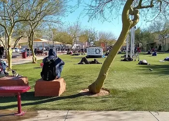Phoenix AZ- CASS fenced yard for homeless on campus. Photo by Thayne Tuason.