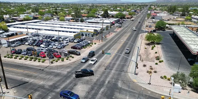 Proposed improvements for 1st Avenue from River Road to Grant Road. Photo by City of Tucson.