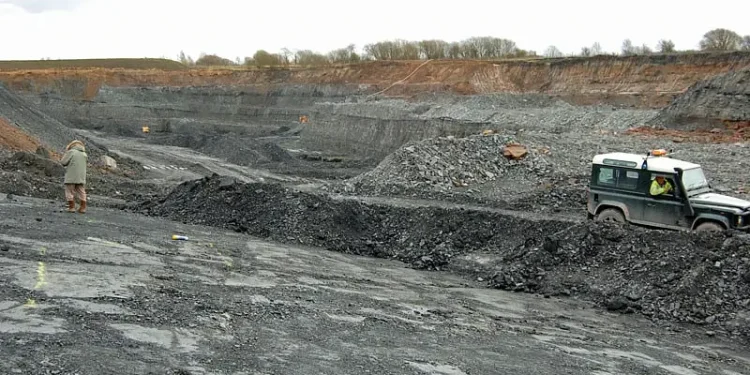 Rams seam of Coal. Photo by b3tarev3.