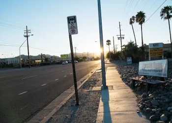 Tucson Bus Stop. Photo by Paul Sableman.