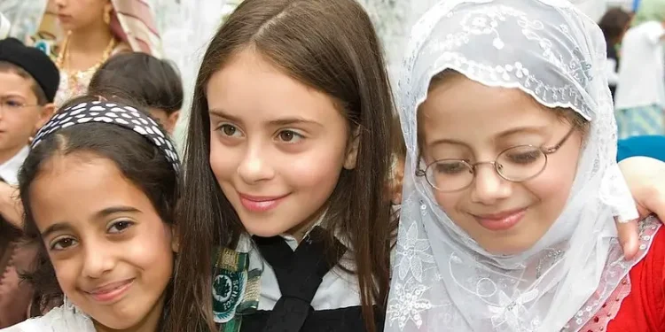 European Muslim Girls. Photo by Shazron.