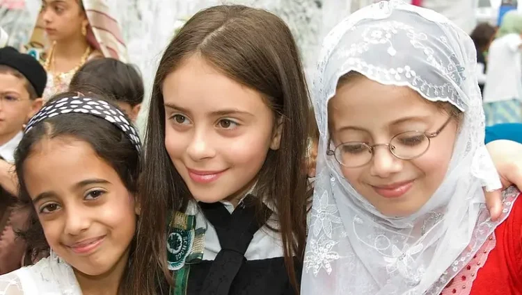 European Muslim Girls. Photo by Shazron.