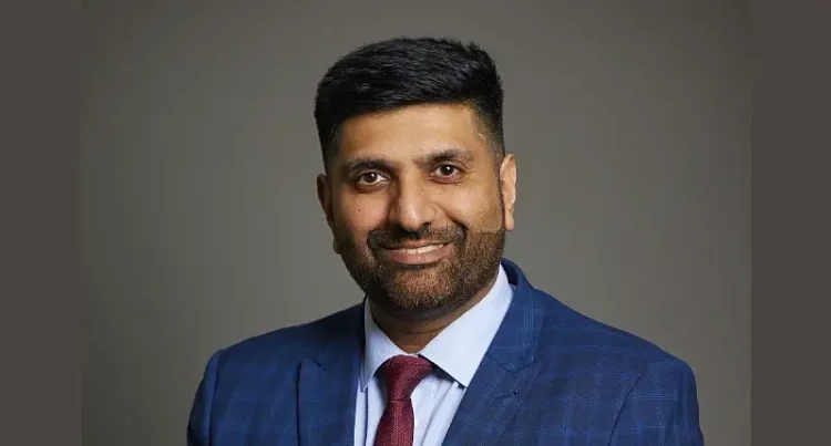 Portrait of Lord Khan of Burnley. Photo by the UK Government.