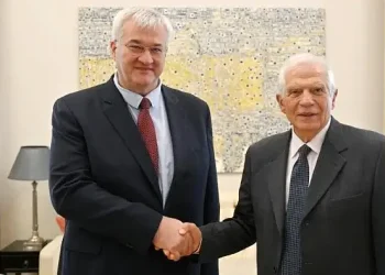 Ukrainian Minister of Foreign Affairs Andriy Sybiha, left, shakes hands with Josep Borrell, right, during their meeting in Kyiv, on November 9, 2024. Photo by the European Commission.
