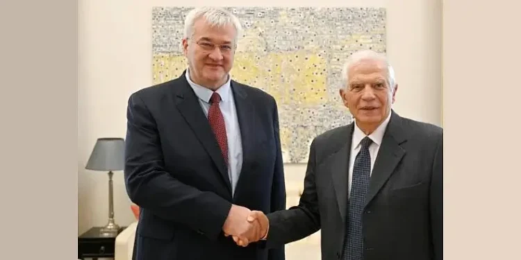 Ukrainian Minister of Foreign Affairs Andriy Sybiha, left, shakes hands with Josep Borrell, right, during their meeting in Kyiv, on November 9, 2024. Photo by the European Commission.