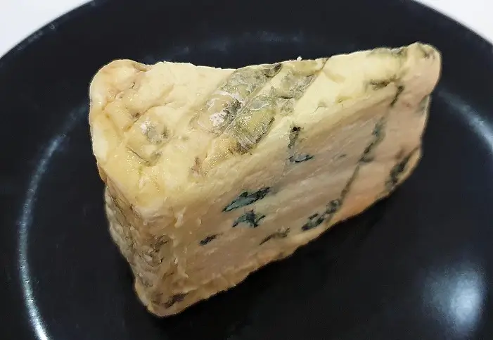 Dovedale cheese. Photo by Douglal.