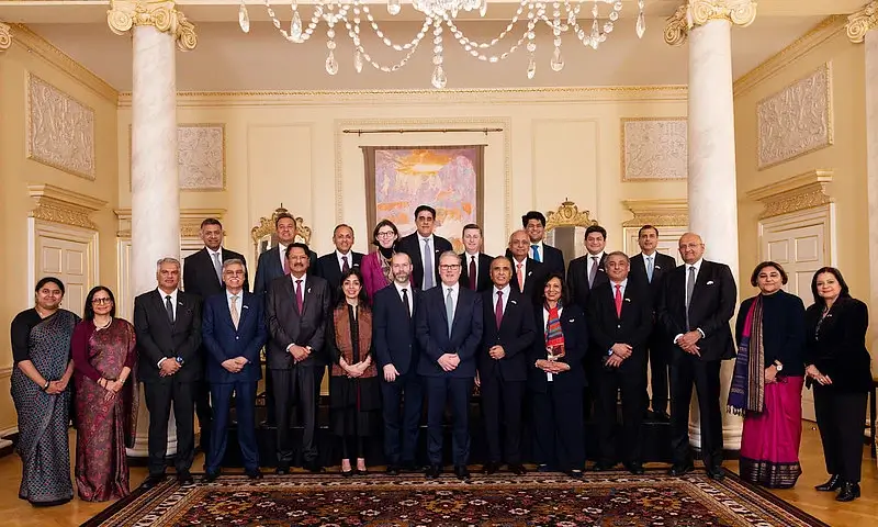 Prime Minister Keir Starmer group photo with the India Investors. Photo by Simon Dawson.