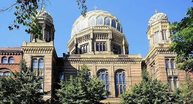 Berlin Neue Synagoge2. Photo by Kuli.