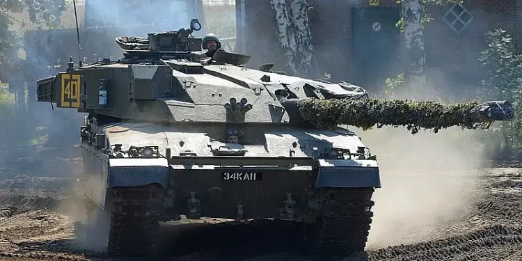 Challenger tank in action. Photo by Pat Boen.