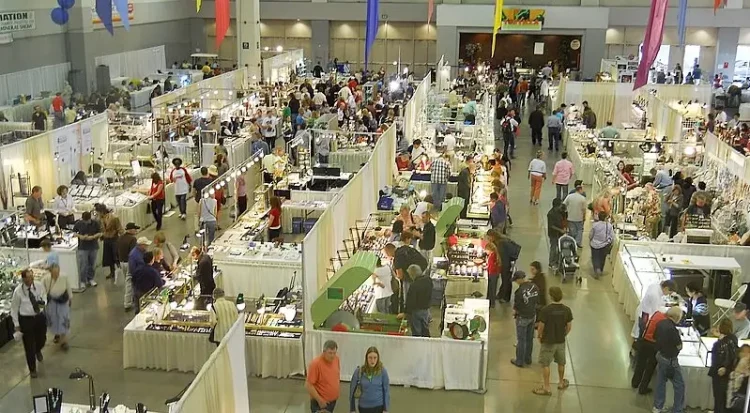 Tucson Gem and Mineral Show TM. Photo by TGMShowTM.