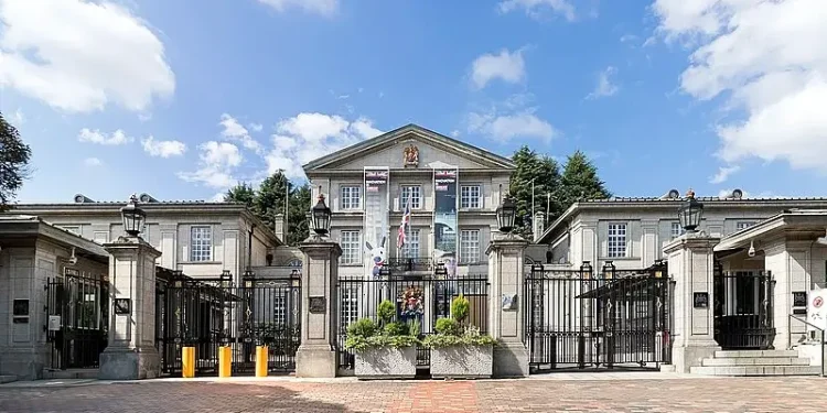 British Embassy, Tokyo (after 1929). Photo by Kakidai.
