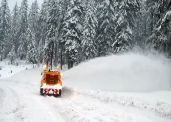 Heavy snow coats U.S. 20. Photo by OregonDOT.