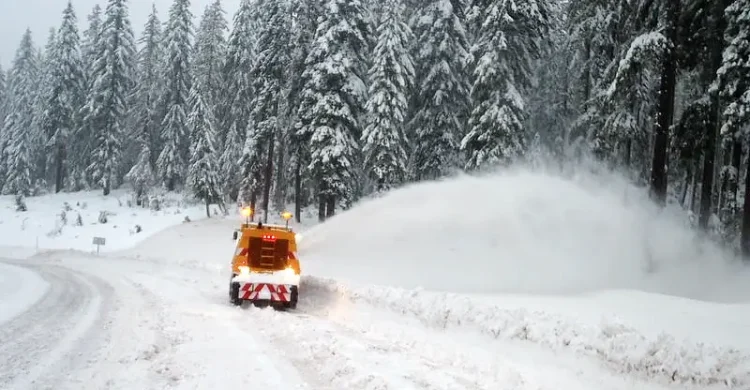 Heavy snow coats U.S. 20. Photo by OregonDOT.