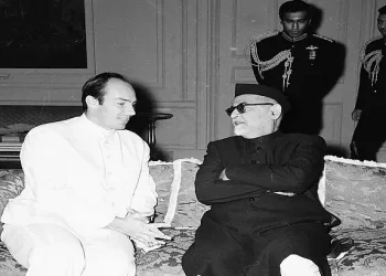 Zakir Husain with Aga Khan IV. Photo by President's Secretariat.