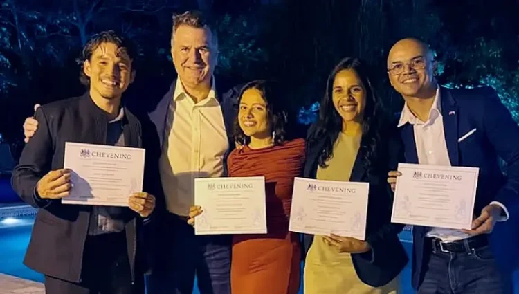 British Ambassador and Chevening scholars 2023-2024. Photo by British Embassy San Jose.
