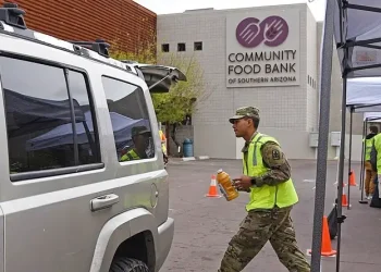 Food distribution in Tucson Arizona. Photo by The National Guard.