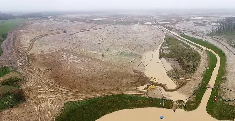 Havant Thicket Reservoir during Construction. Photo by Tim Sheerman-Chase.